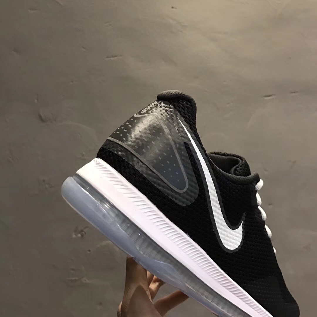 耐克纤维丝全掌气垫鞋,耐克气垫女鞋穿着会变大吗