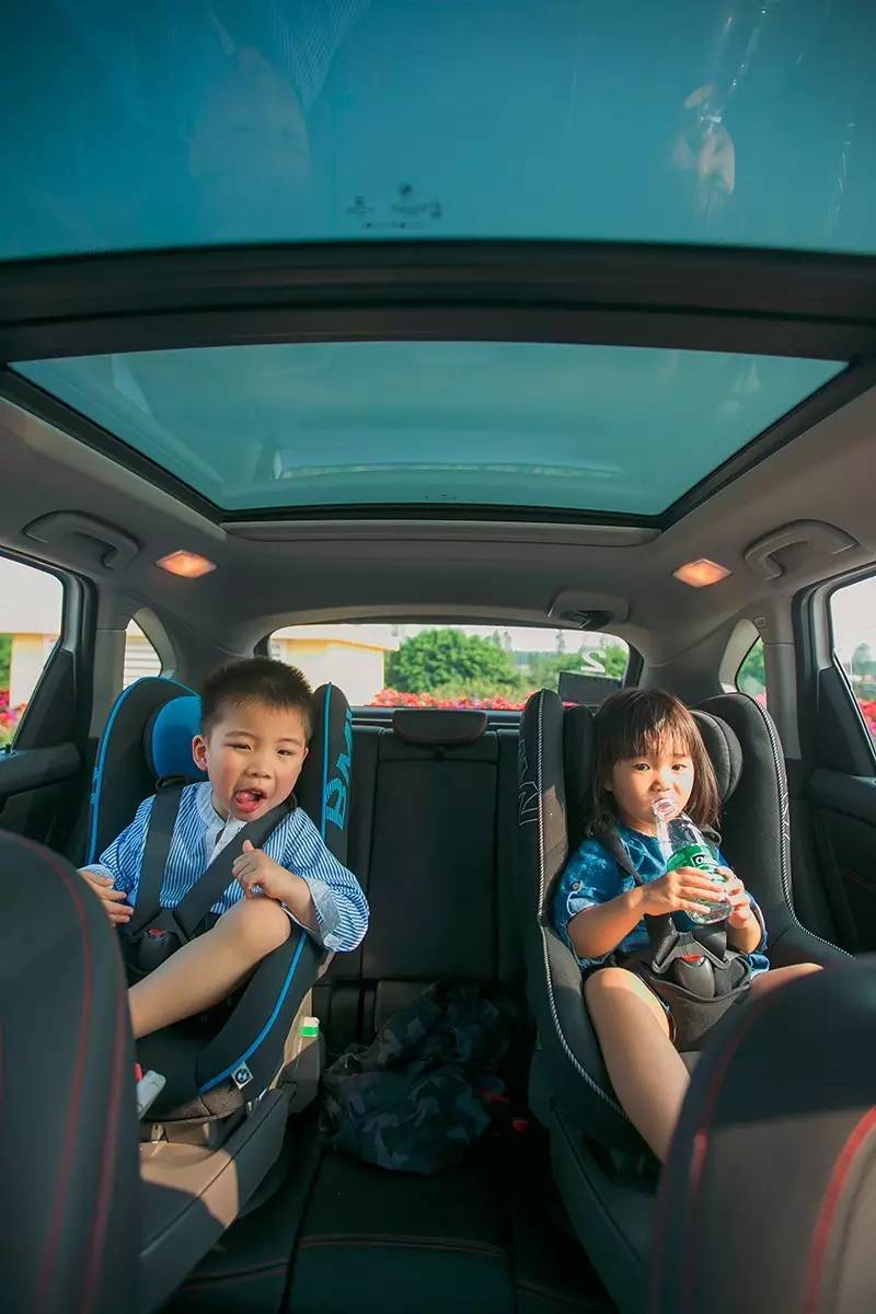 宝马疯了吗?请了5个辣妈带娃来试驾!(超级彩蛋在结尾)