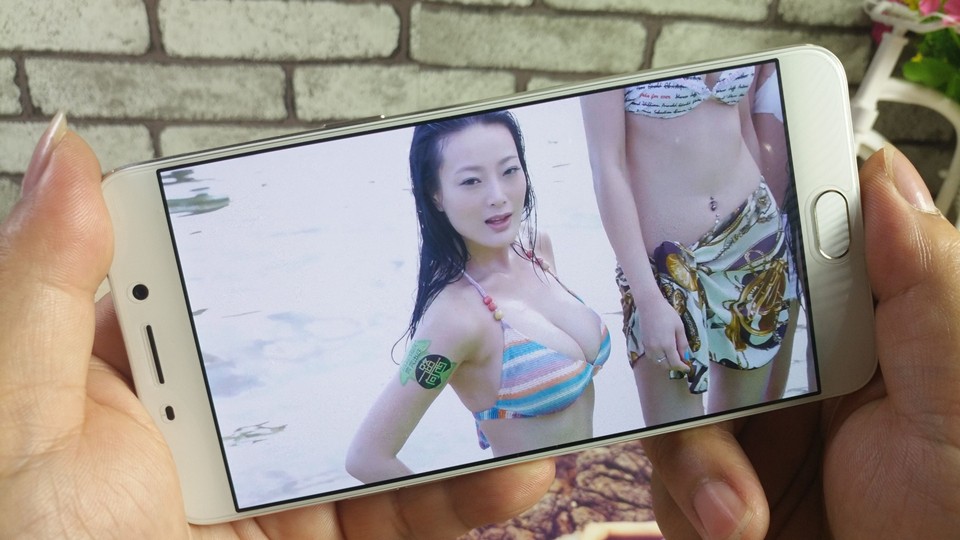 明明可以靠颜值偏偏你要拼实力,明明能靠脸偏偏拼才华