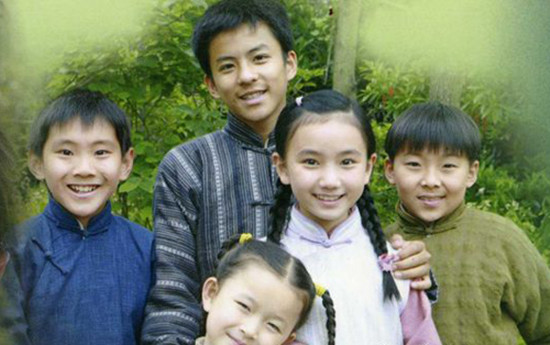 陈赫郑恺大学时期照片,郑恺和陈赫的同班同学名单