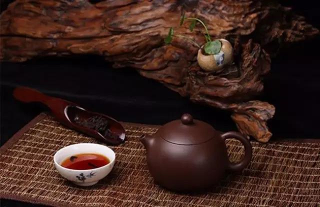 喝完酒舌头干怎么回事,为什么喝完茶反而感觉舌头干