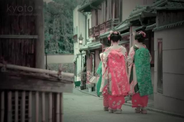 曼莉专栏｜葡萄*妞小**随妈游日本