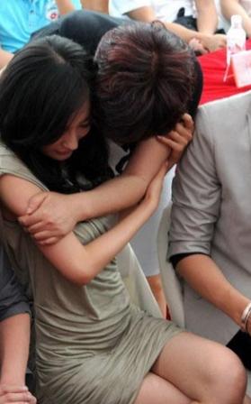 女子散步遭陌生男子搂抱后续,湖北女学生夜跑被侵害