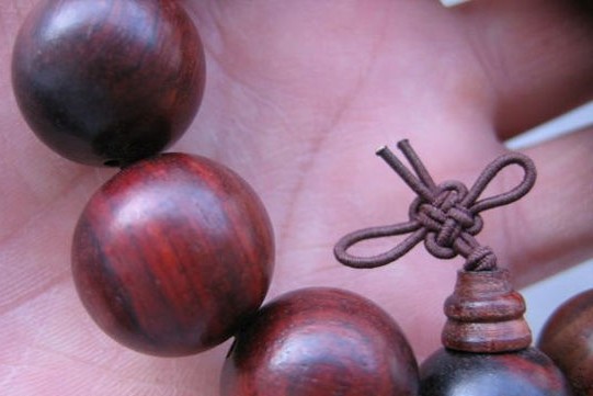 木质佛珠手串,佛珠手串用什么木质最好