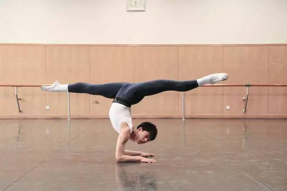 如何才能男女通吃？推荐你们去参考一下杨洋的养成之路！