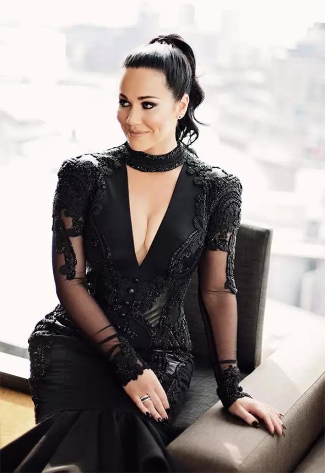 没有必要穿黑色的婚纱,为什么不能穿黑婚纱