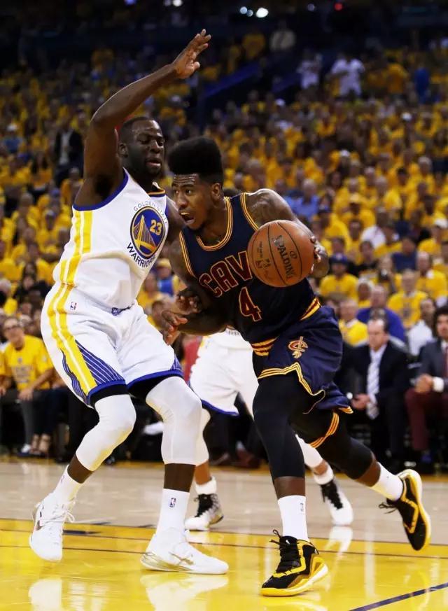 追梦格林童话球鞋,追梦格林的球鞋品牌叫什么