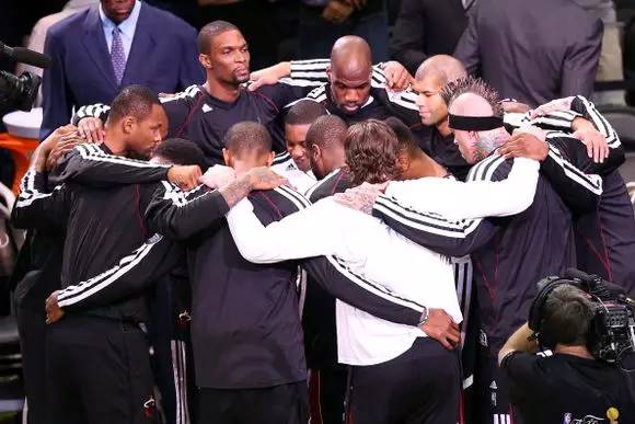 勒布朗詹姆斯成名前的故事 (勒布朗詹姆斯感人故事)