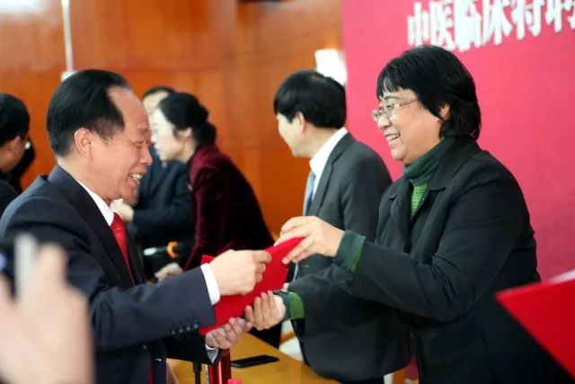 聚天下英才而用之,聚天下英才而用之求是