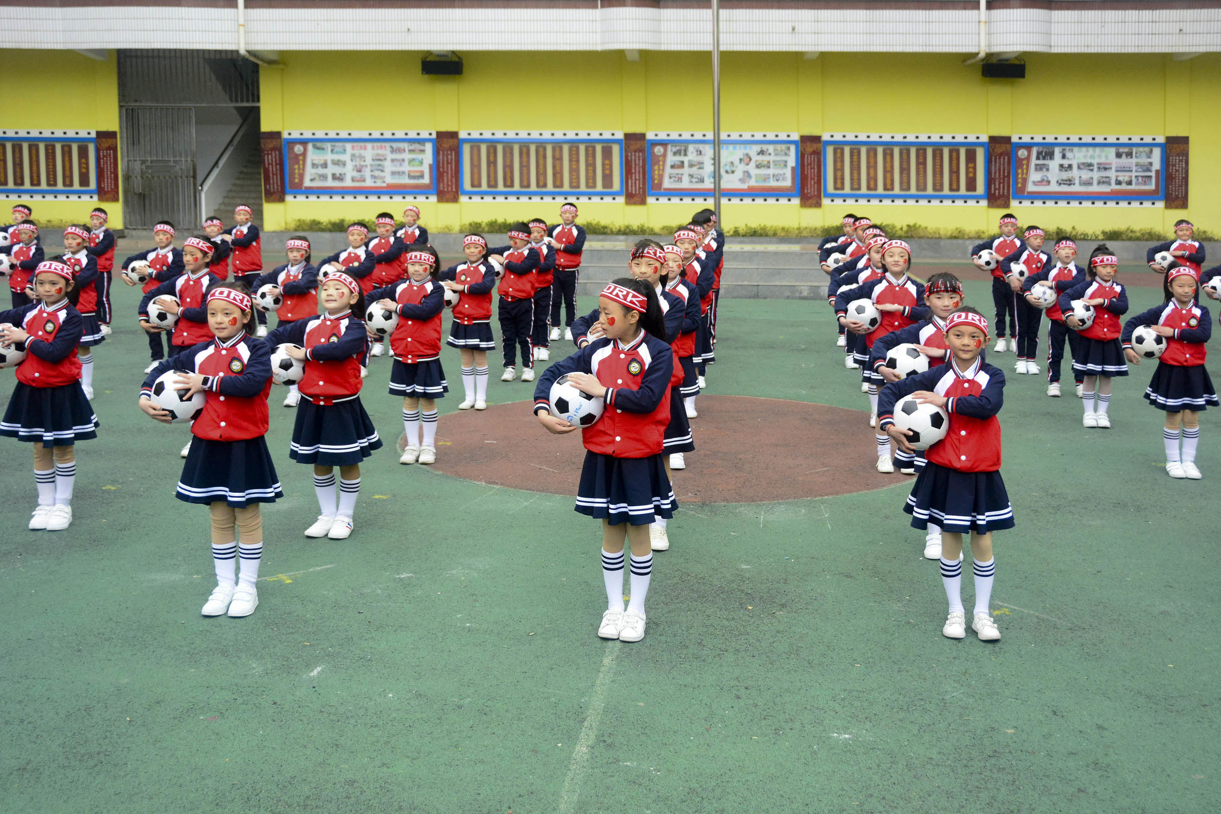 三小校运会啦啦操,巴中市巴州区三小足球操