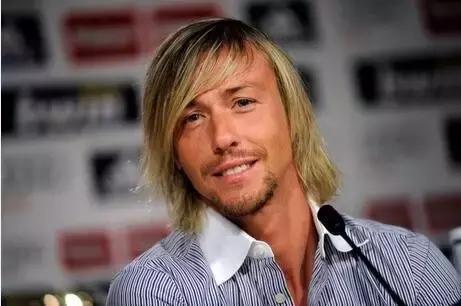 天下足球十大催泪解说青春落幕,天下足球催人泪下