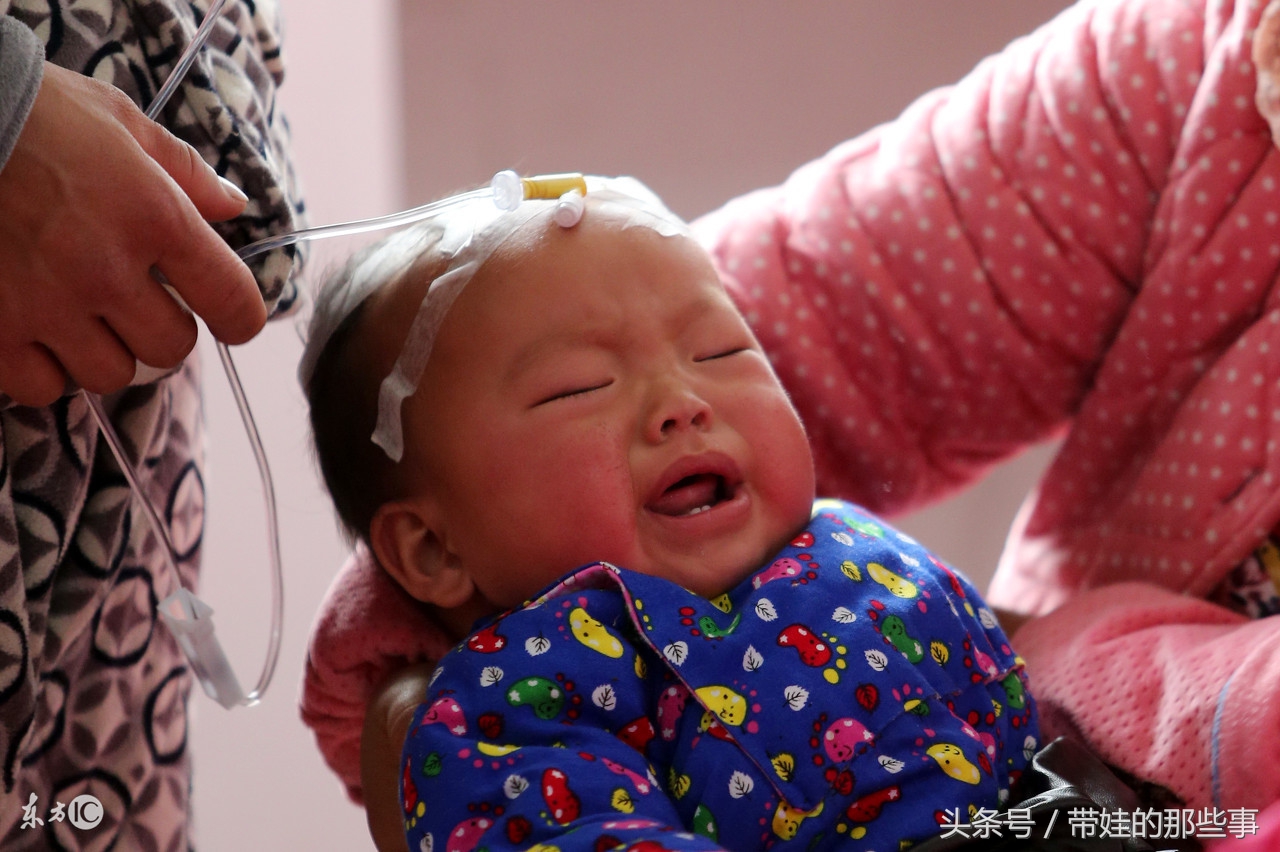 小孩感冒引起肺炎要紧吗,小孩一感冒就引起肺炎咋办