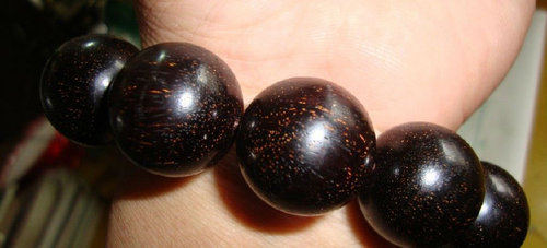 鸡翅木佛珠手串怎么盘玩,佛珠手串怎么养才起包浆