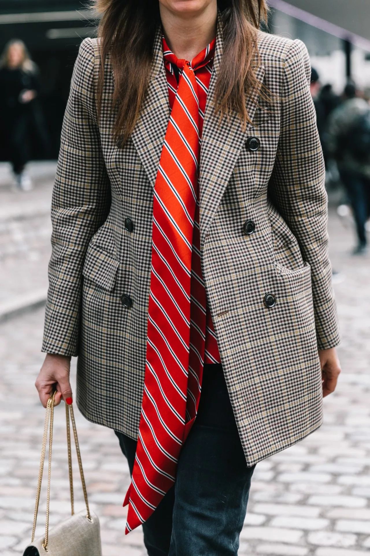 zara打折的衣服值得买吗,zara最值得买的大衣