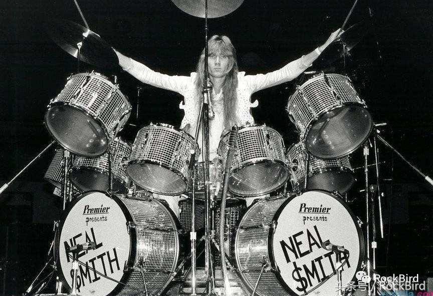 李宇春打鼓,易烊千玺演唱会打鼓