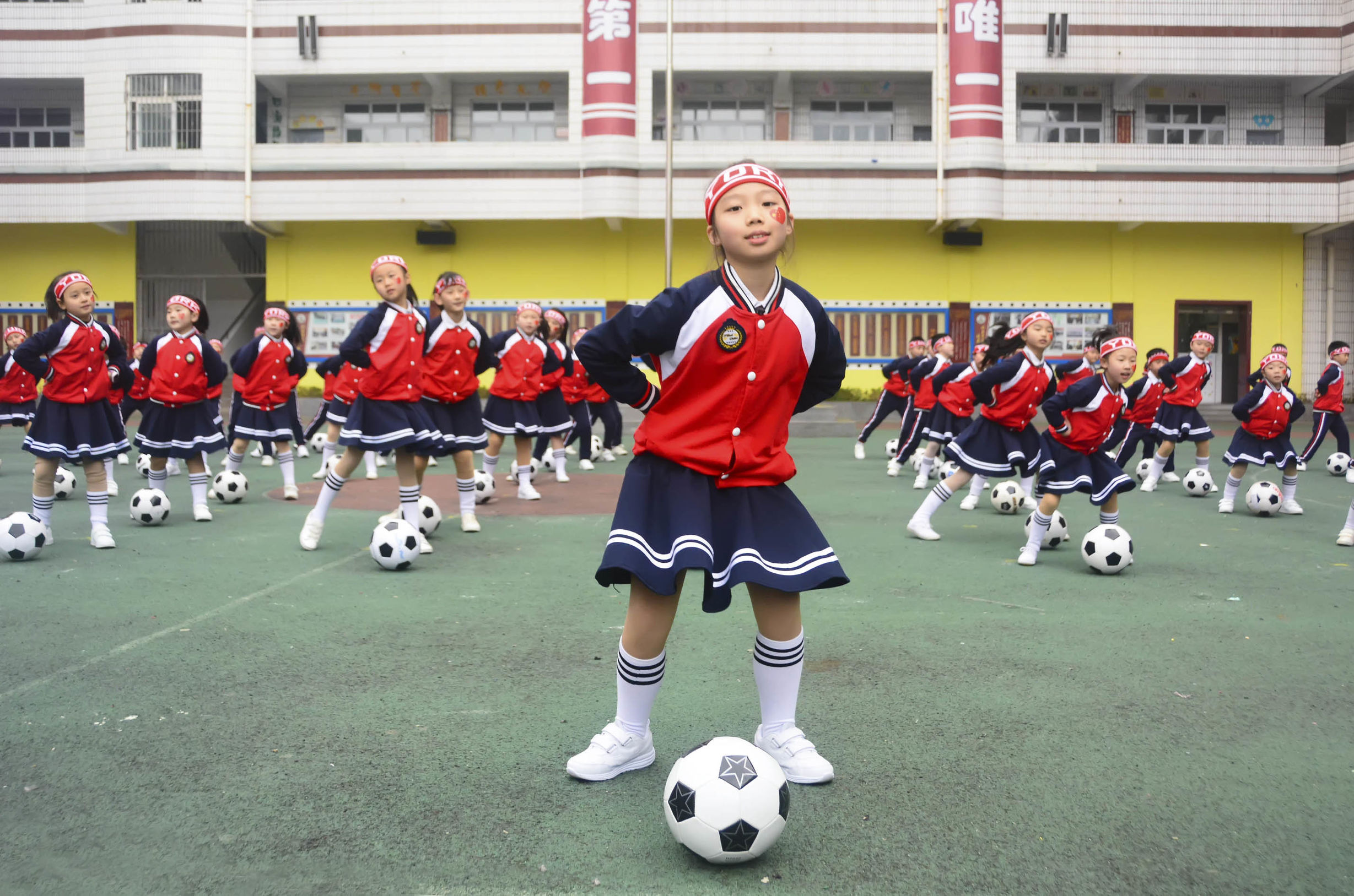 三小校运会啦啦操,巴中市巴州区三小足球操