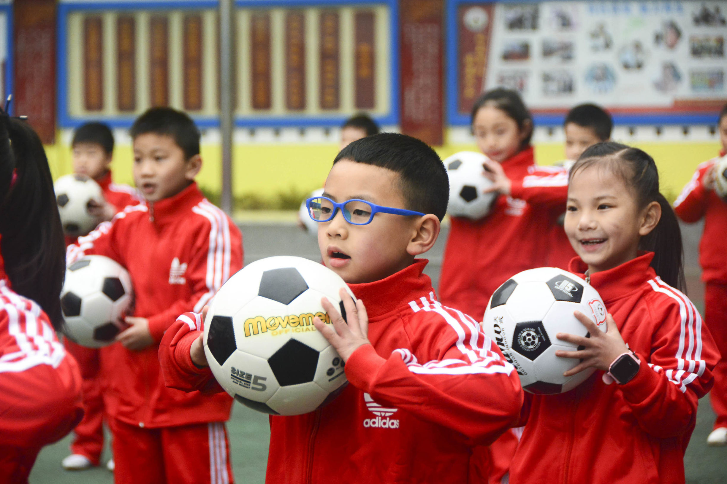 三小校运会啦啦操,巴中市巴州区三小足球操
