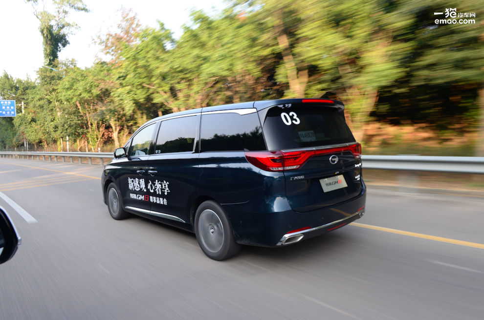 广汽传祺gm8和gl8油耗对比,性价比秒合资前辈试驾广汽传祺gm8