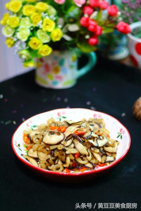 猪皮配什么菜炒最好吃,肉皮搭配什么炒