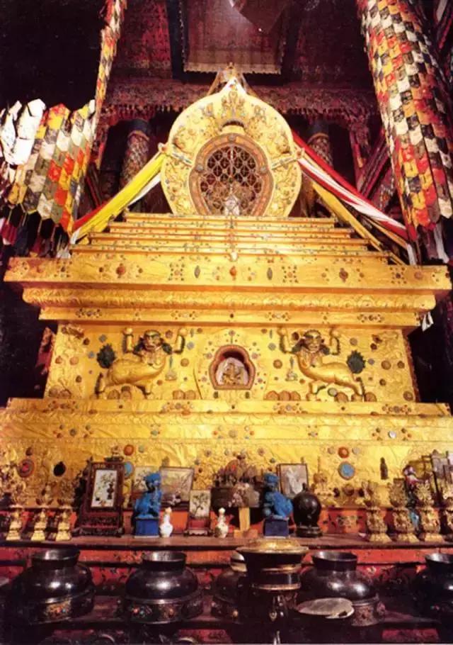 布达拉宫里的黄金是真的吗,布达拉宫财宝价值多少