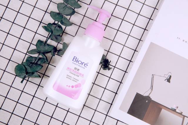 用什么卸妆可以一次搞定 (实用又好用的卸妆方法)