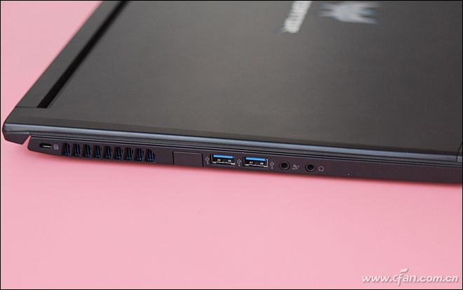 谁说超薄本不能流畅吃鸡？这款宏碁掠夺者Triton700表示不服！