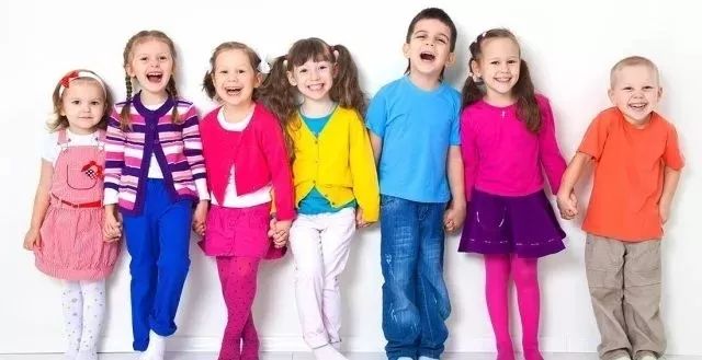 孩子是个小话唠文案,孩子是个小话痨