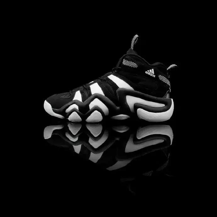 上赛季湖人队9号球员,湖人队历史上穿84号球衣的球员