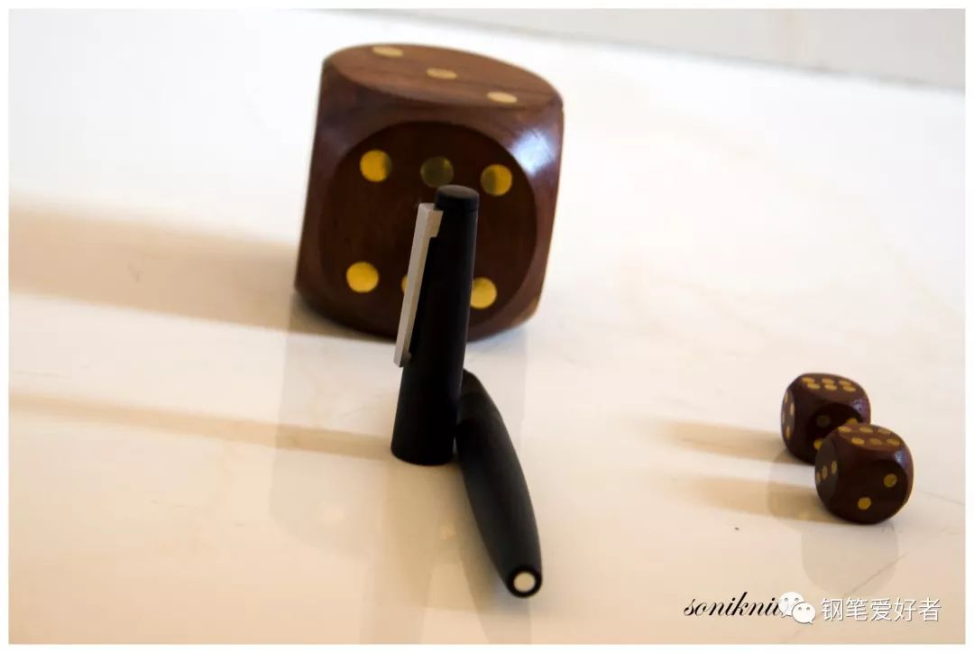 德国凌美lamy2000怎么加墨水,lamy凌美钢笔2000介绍