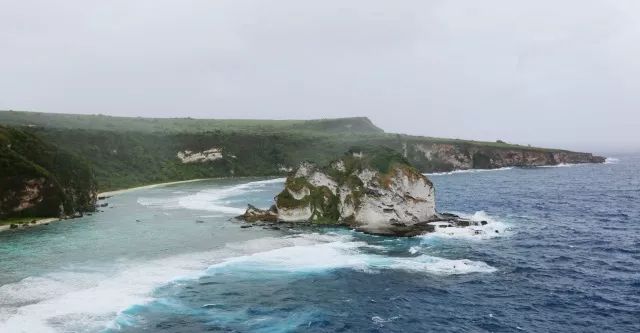 上午在广州捂白过严冬,下午在塞班岛放肆晒黑