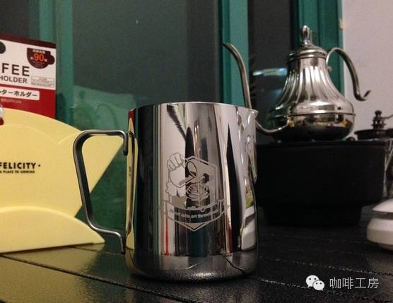 新手选咖啡拉花针还是拉花缸好,拉花拿铁用什么花缸好