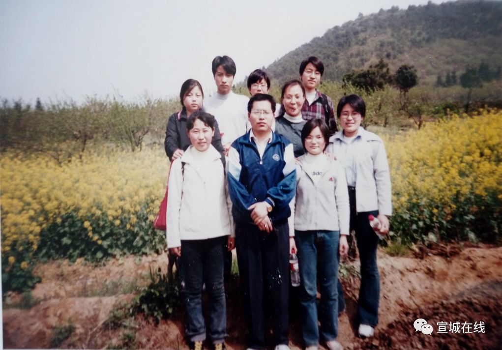 水阳一群毕业15年的同学聚会，班主任居然准备了……