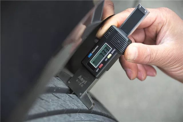 邓禄普veuro和米其林相比,邓禄普轮胎ve303抓地力怎么样