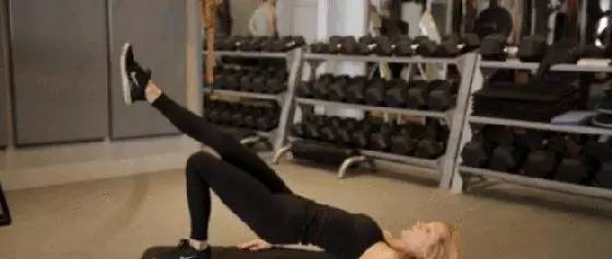 用拳头拍打臀部能减臀部的肉吗,普拉提能减掉臀部两侧的肉吗