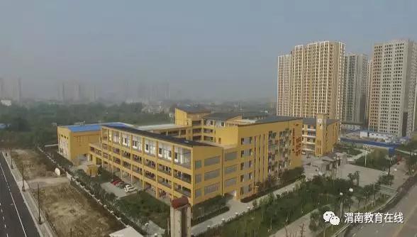 我和祖国共成长作文小学四年级,我和我的祖国人和小学