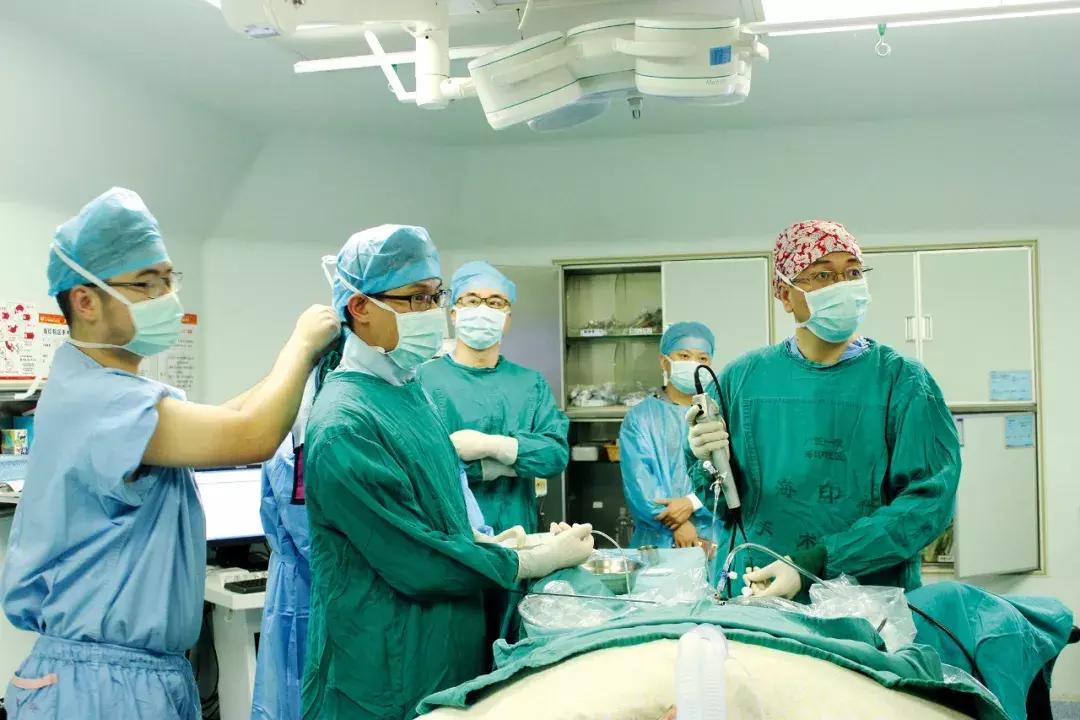 他把人体的“下水道工程”做到极致患者称他是泌尿结石终结者