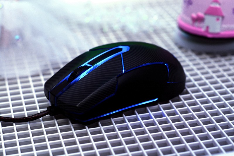 厉害了，鼠标也上“*火军**箱”，I-ROCKS锆Zr-60电竞鼠标开箱体验