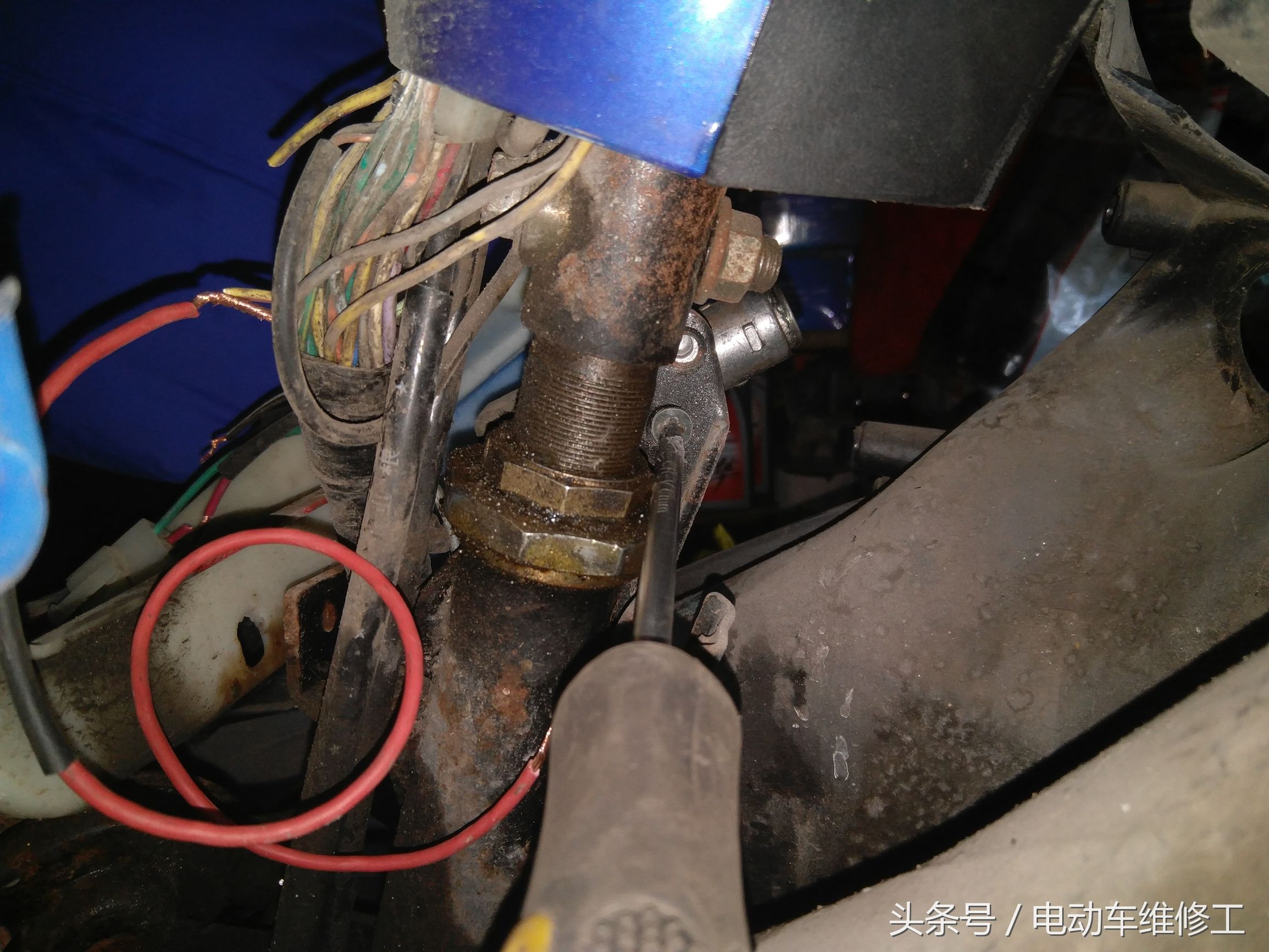 电动车显示99公里但是不走怎么修,电动车不走的原因及修理视频