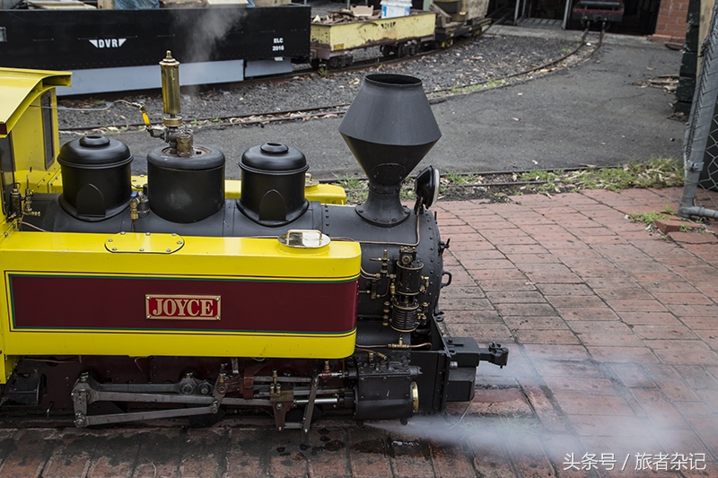 閽荤煶璋峰皬鐏溅,杩蜂綘鐏溅閾佽矾