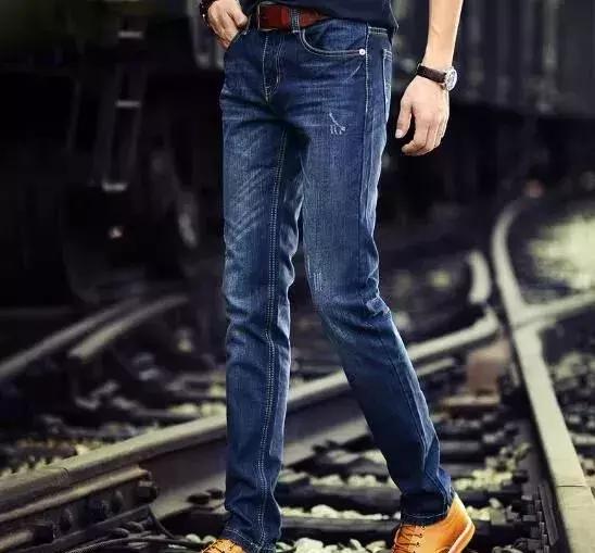 灰色牛仔裤已经褪色了怎么恢复,新买的牛仔裤怎么样处理不褪色