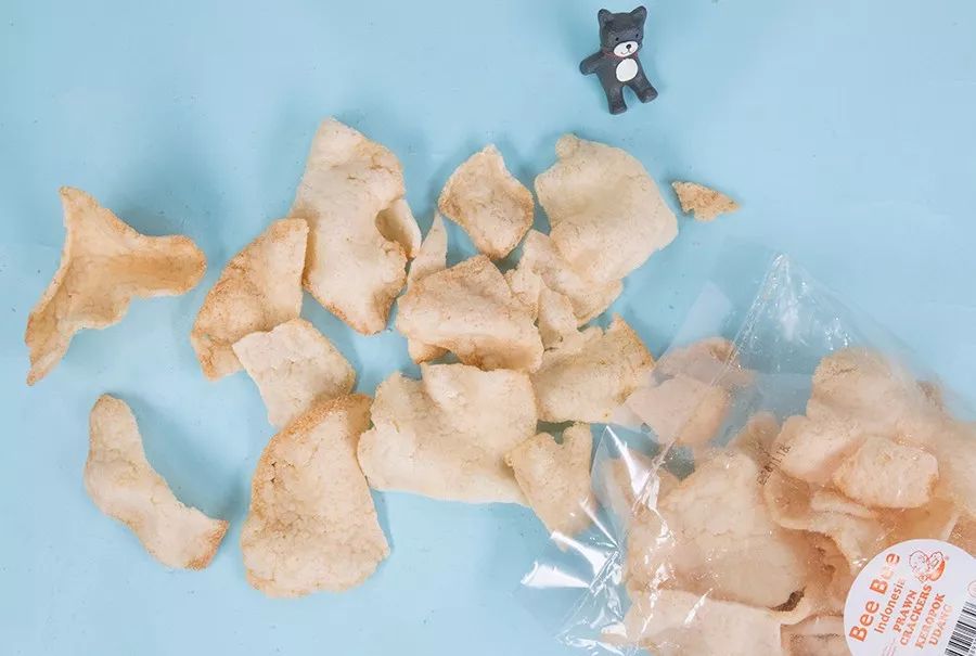 东南亚最好吃的虾片牌子,新加坡餐厅里的虾片