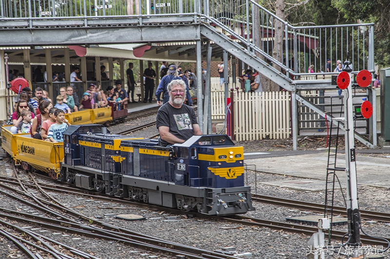 铁轨小火车亲子乐园,钻石铁轨迷你世界