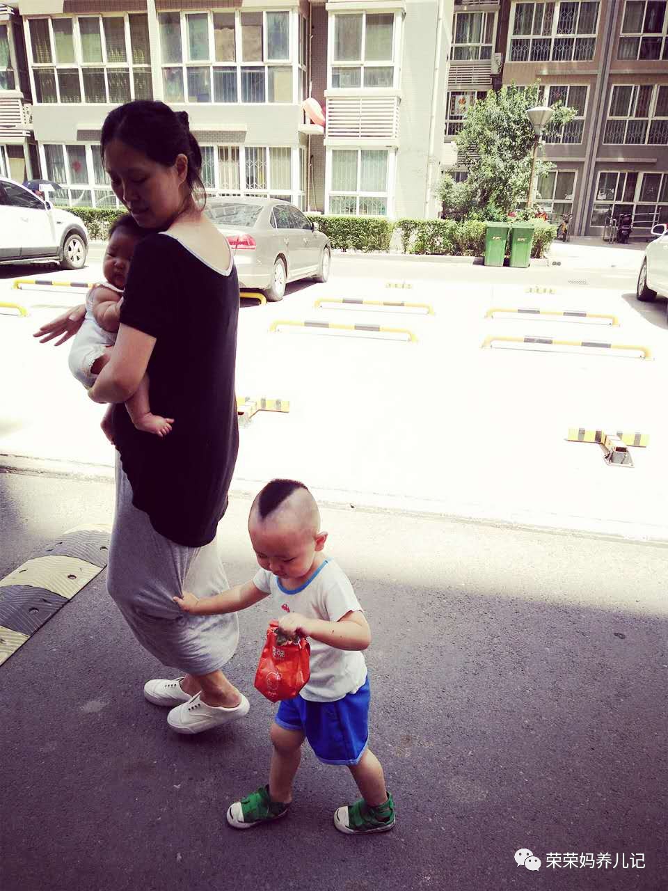 谁不是一边微笑一边含泪奔跑,谁不是一边微笑一边成长