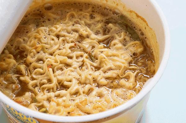 东南亚最好吃的虾片牌子,新加坡餐厅里的虾片