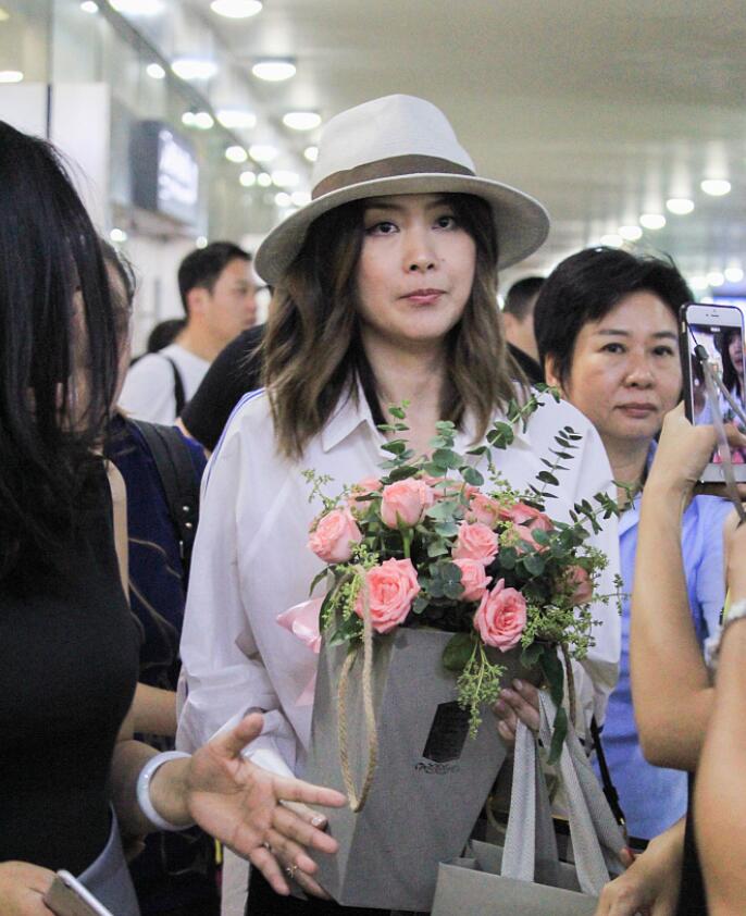 35岁陈慧琳撞衫,陈慧琳50岁对比30岁的区别