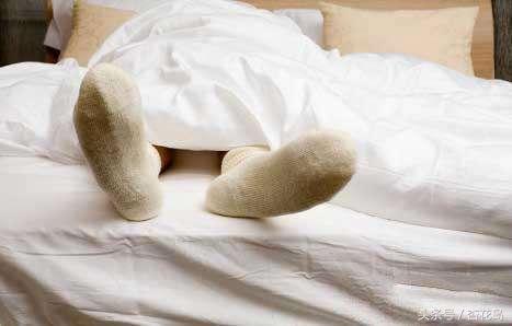 睡眠不足造成的黑眼圈怎么消除,长期睡眠不足的黑眼圈怎么消除