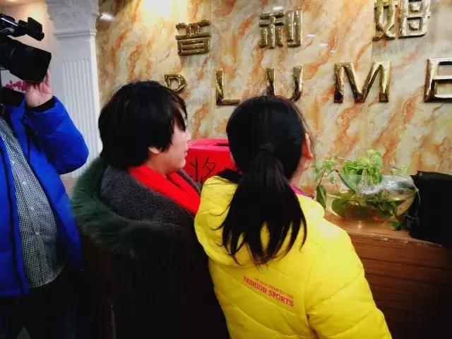 如何辨别皮草的真假,真假皮草的辨别方式