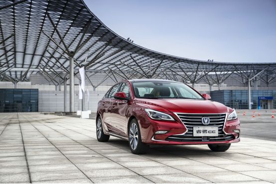 长安睿骋cc1.5t油耗,凭实力说话的轿车