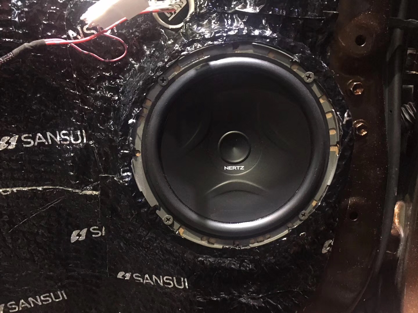 丰田rav4音响改装效果图,汕头星悦汽车音响改装隔音