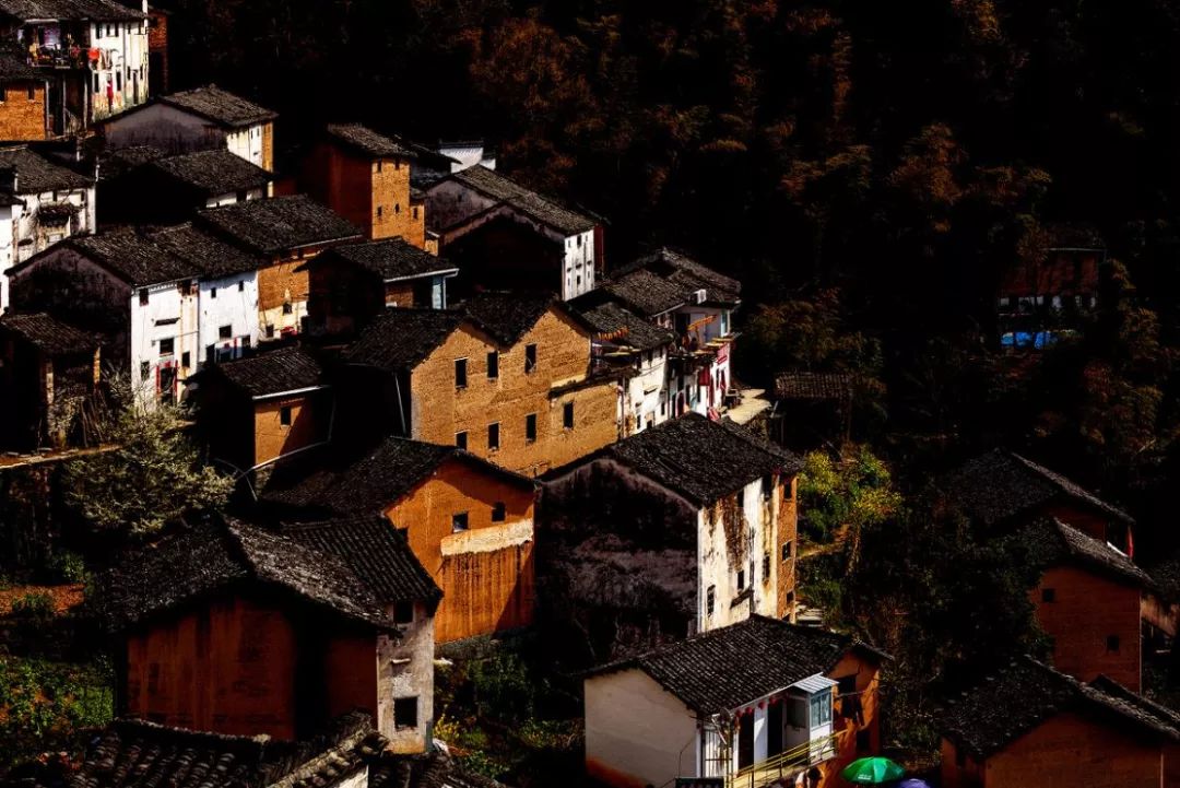 宏村和歙县古城哪个更好,歙县古城和宏村哪个更值得去